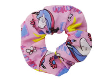 Cargar imagen en el visor de la galería, SCRUNCHIE ESTAMPADO UNICORNIO (12 PZ)
