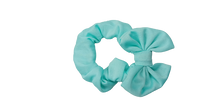 Cargar imagen en el visor de la galería, SCRUNCHIES CON MOÑO COLORES LISOS (12PZ)
