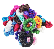 Cargar imagen en el visor de la galería, SCRUNCHIES METALICA (12PZ)
